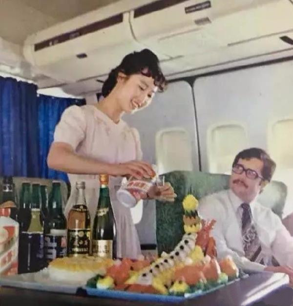 80年代的空乘人员-无聊图社区-休闲娱乐-微看VCAN