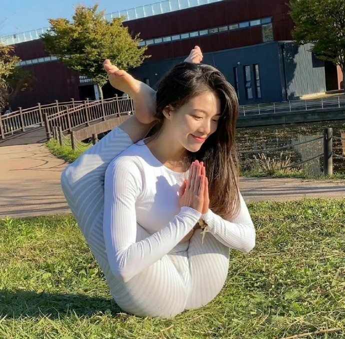 瑜伽女孩 ​​​-妹子图社区-休闲娱乐-微看VCAN