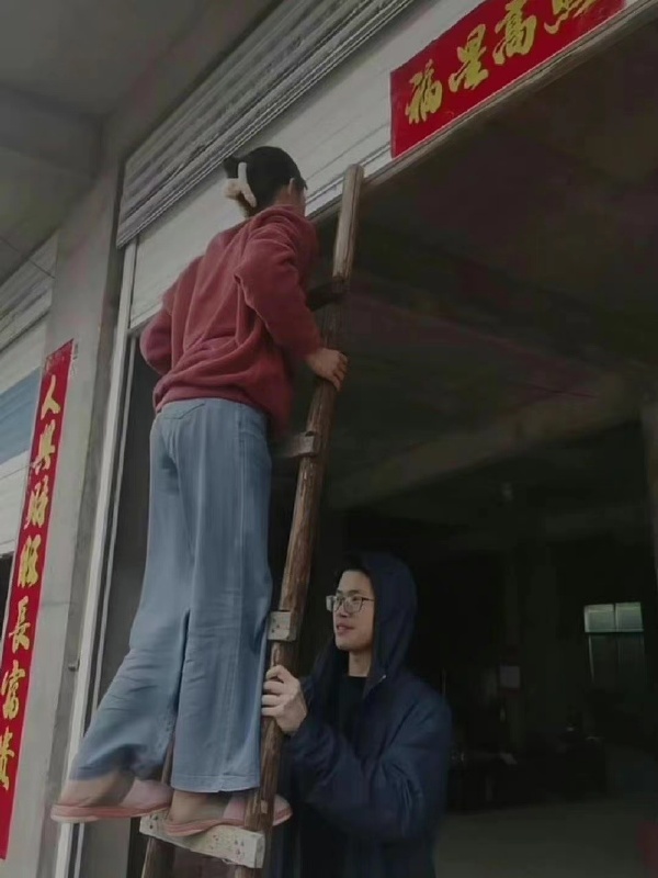 贴春联，哈哈哈-无聊图社区-休闲娱乐-微看VCAN