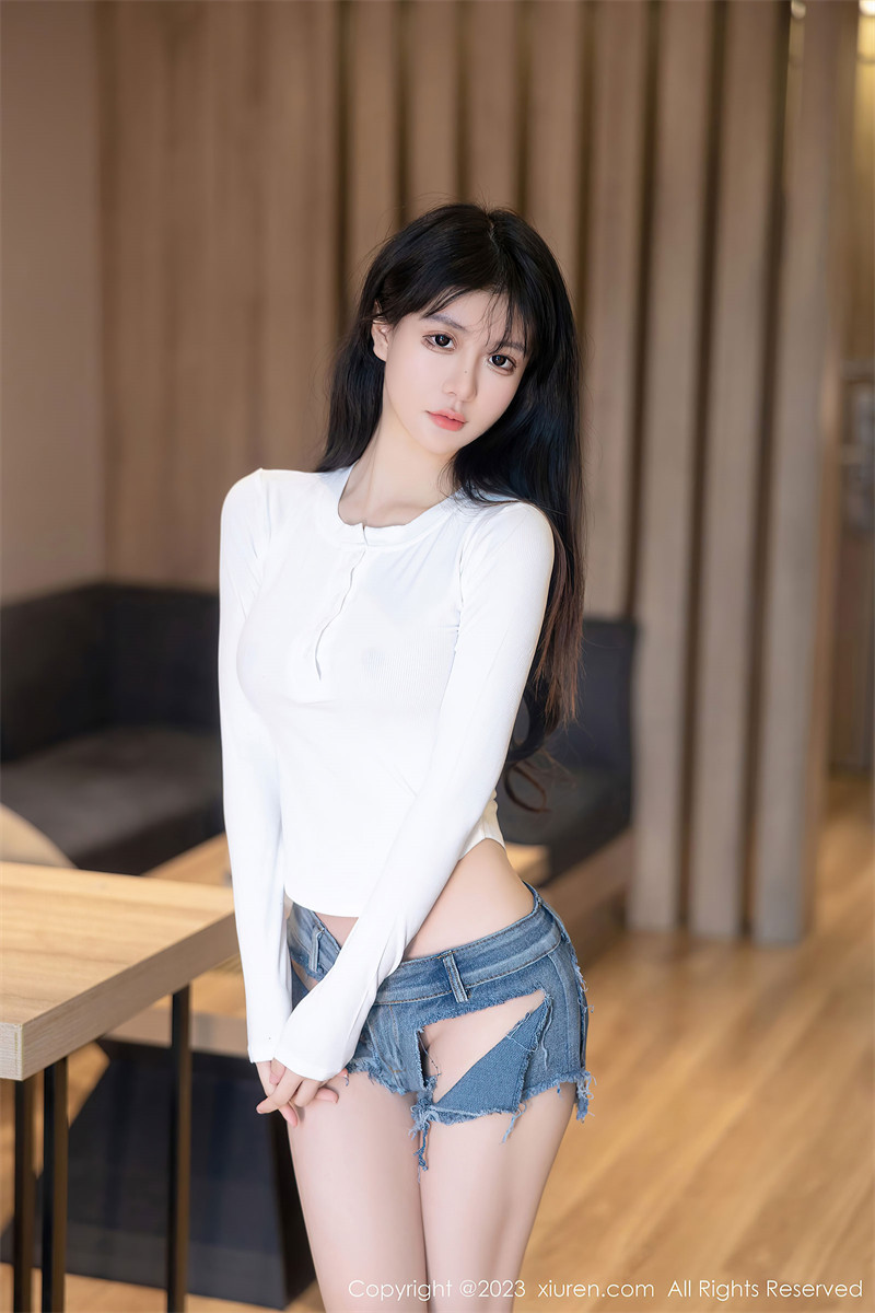 XIUR7010 幼幼 清纯美腿 [88P]-秀人穿搭-XIUR社区-在线看图-微看VCAN