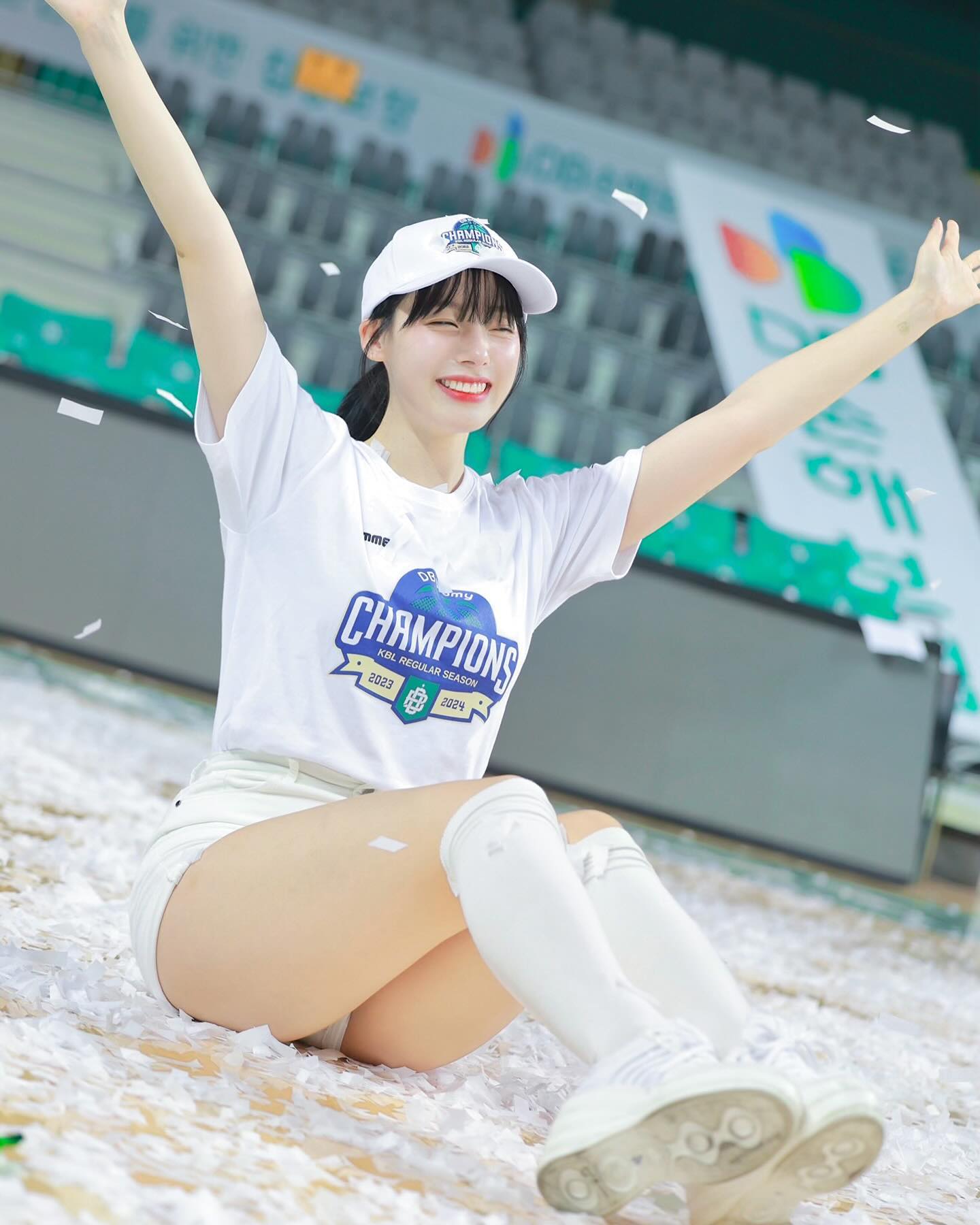 撕漫美女《河智苑하지원》啦啦队最闪耀的美颜！史上最年轻入队女子其一！-微看VCAN
